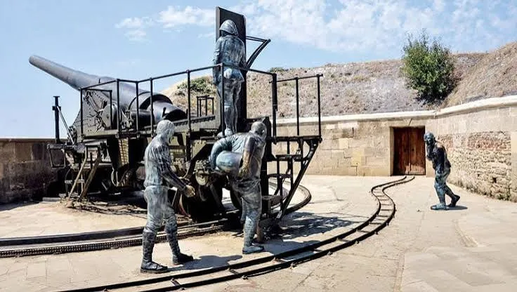 BİR DESTANIN İZİNDE ŞEHİTLERİMİZİN HUZURUNDA:  ÇANAKKALE ŞEHİTLİK TURU